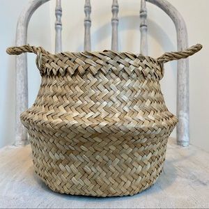 Woven Seagrass Small Potbelly Style Basket